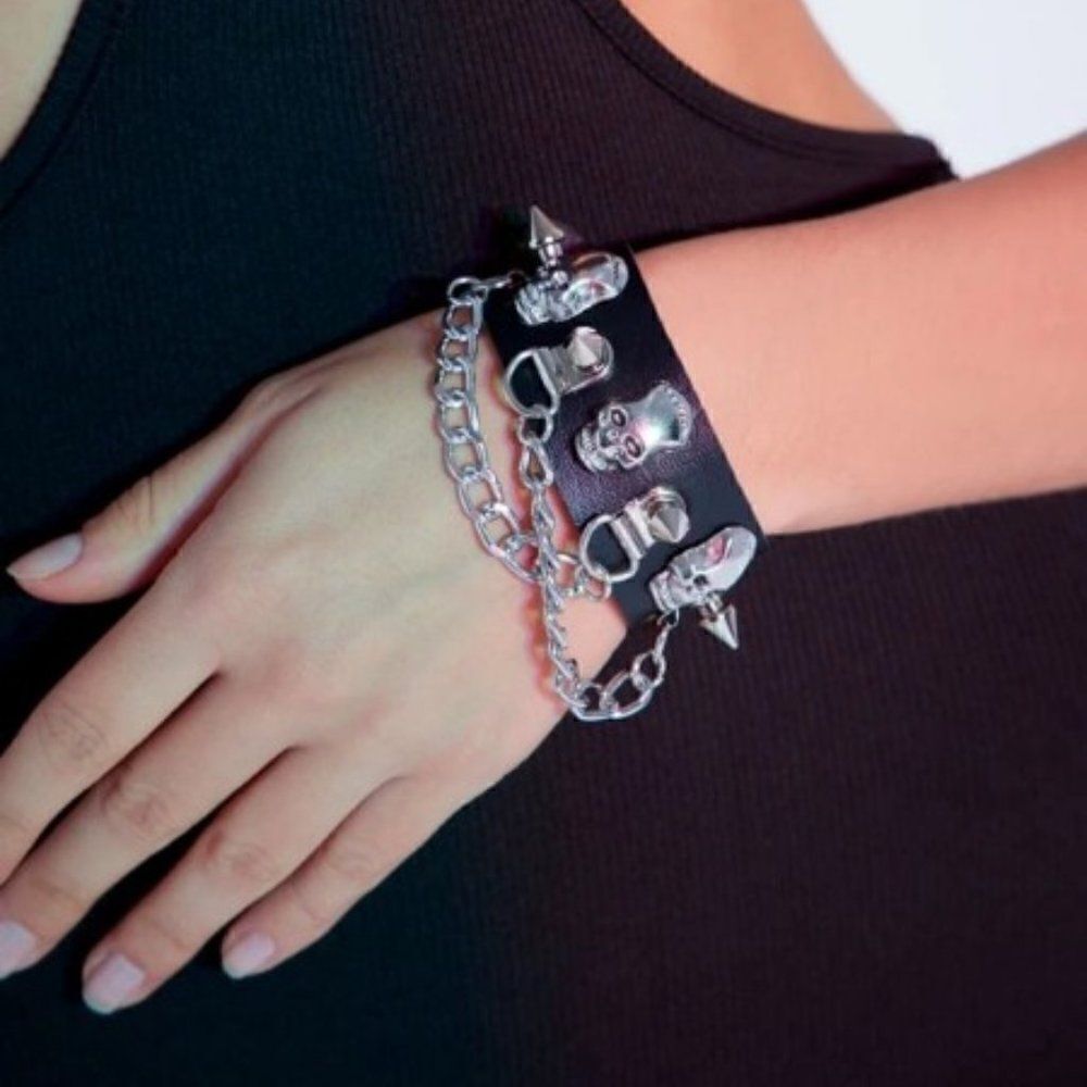 BLACK LEATHER SILVER SKULL SPIKE CHAIN BRACELET